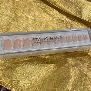 Static nails, reusable pop on manicures NWT